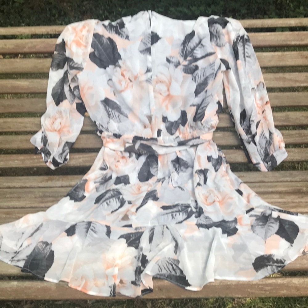 🎉HPx2🎉, NWT Calvin Klein Black & Peach Floral MIDI Dress W/3/4 Ruffled Sleeves - Picture 2 of 11